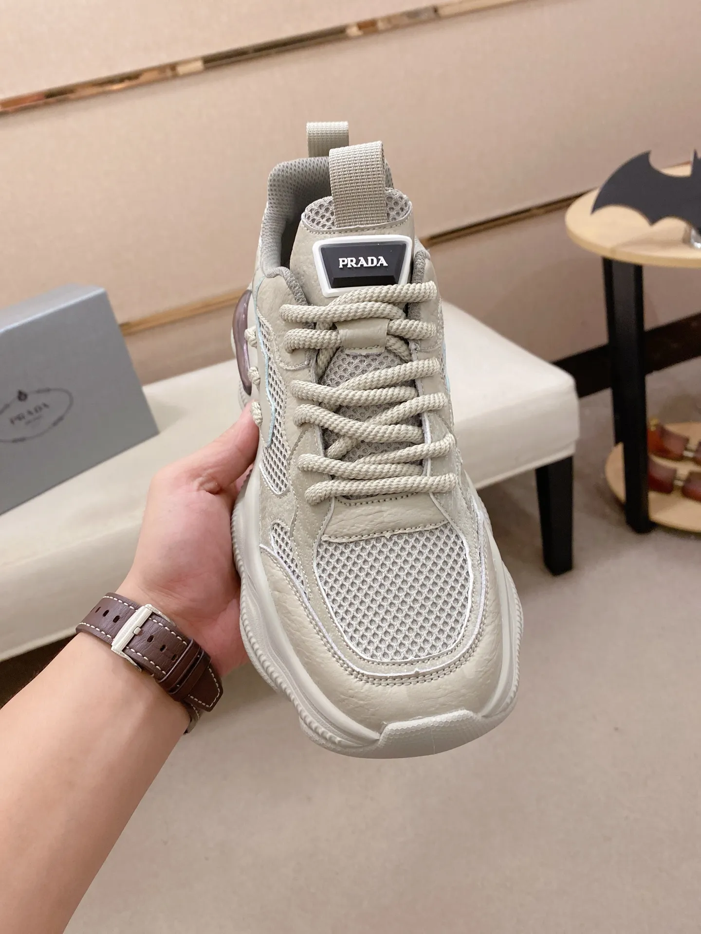 Men's shoes 💰: 462💰 [Prada～Prada] Trendy new styles are on the market. Same style as the official website. Counter quality. Original version. [Strong] [Strong] Imported selected first-layer cowhide. Comfortable and breathable sheepskin lining, fine workmanship, upper layer made of 100% pure cowhide, original last shape, comfortable on the feet, shoe sizes 38 to 44
